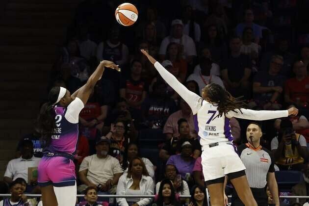 Nneka Ogwumike's clutch trey carries Sparks past Mystics