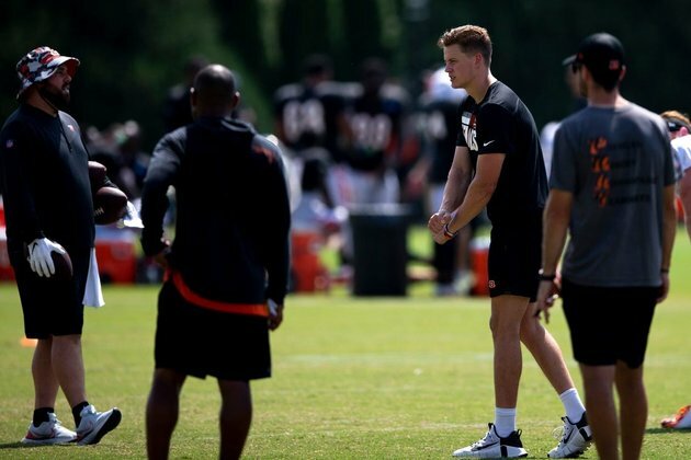 Bengals' Joe Burrow (appendectomy) resumes tossing ball