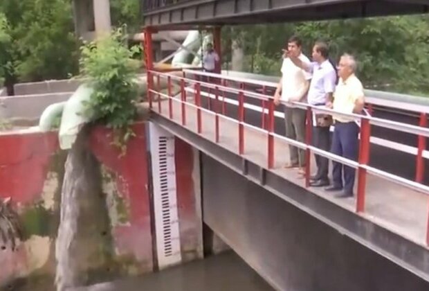 Sub-branch of Munak Canal breaks, flooding residential areas in North Delhi