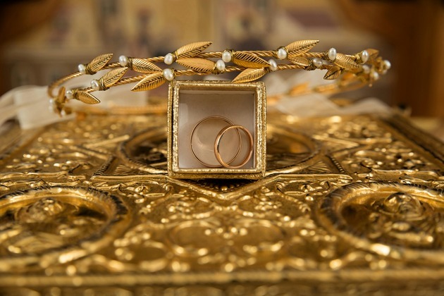 Gold fever grips Hong Kong as residents cash in on record rally