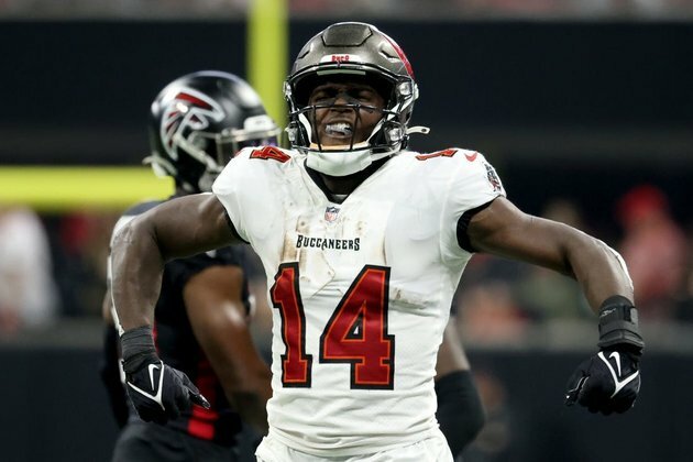 Bucs WR Chris Godwin practices for first time since surgery