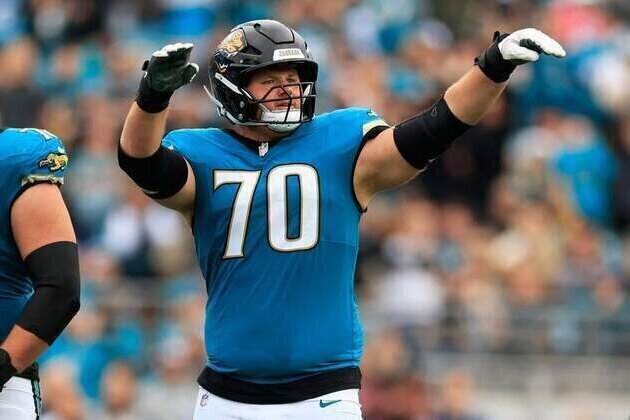 Report: Jaguars LT Cole Van Lanen cleared to return