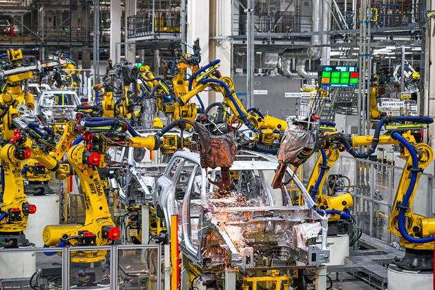 Private businesses power China's tech-driven industrial transition