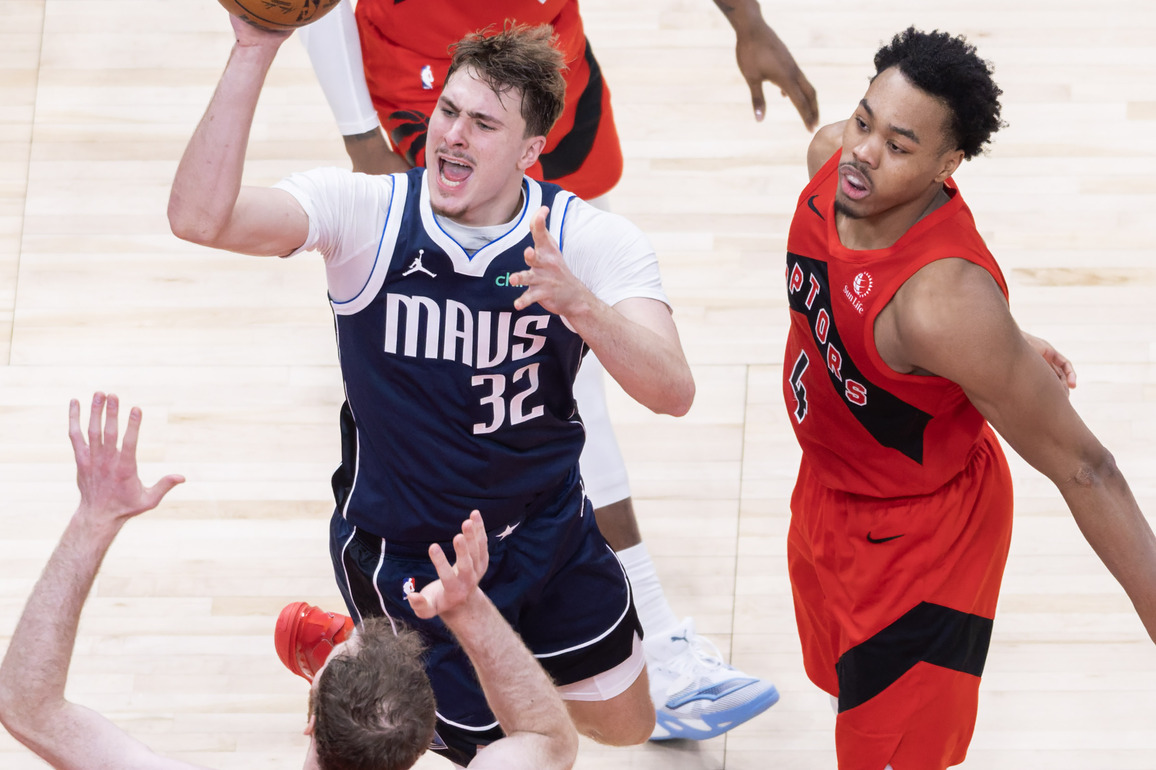 (SP) CANADA-TORONTO-NBA-MAVERICKS VS RAPTORS