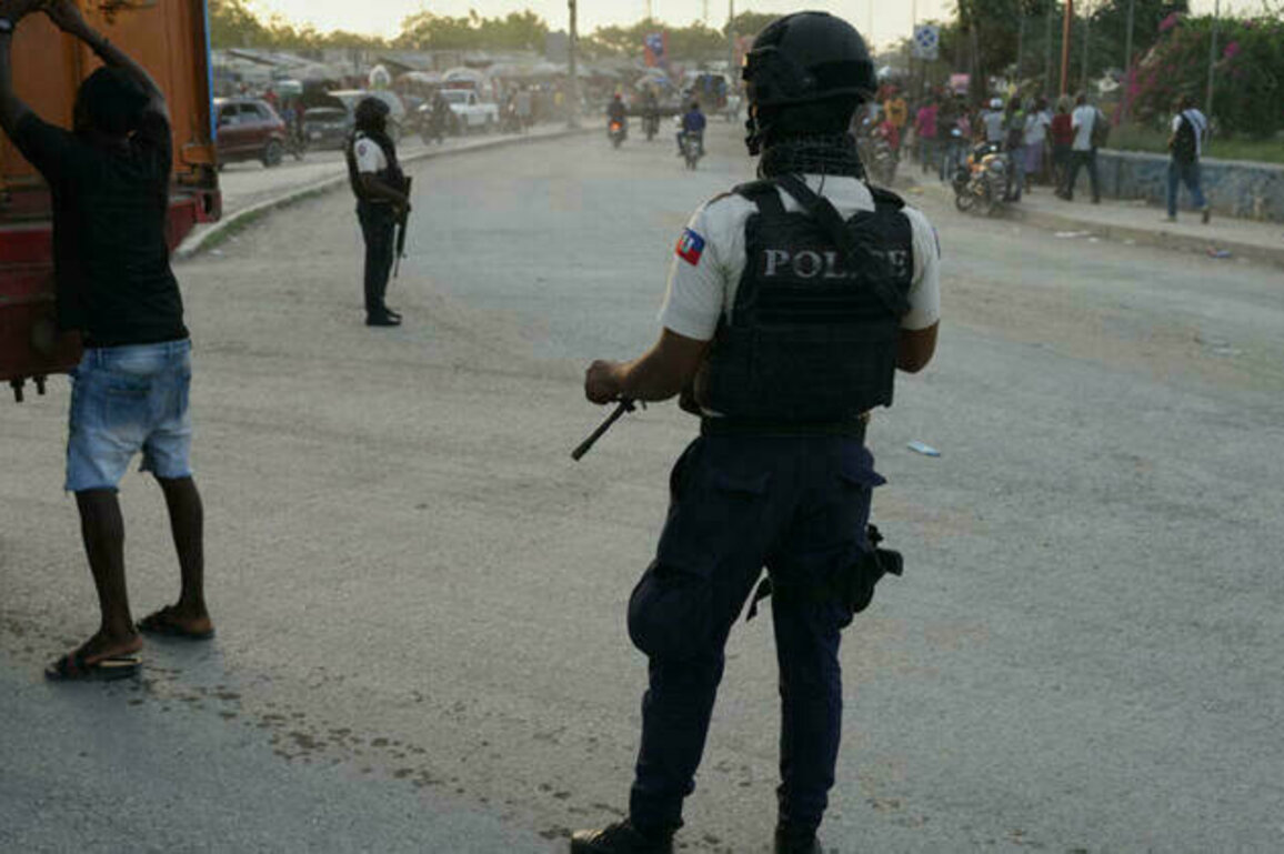Gang violence erupts as Haitian cabinet meets in Port-au-Prince
