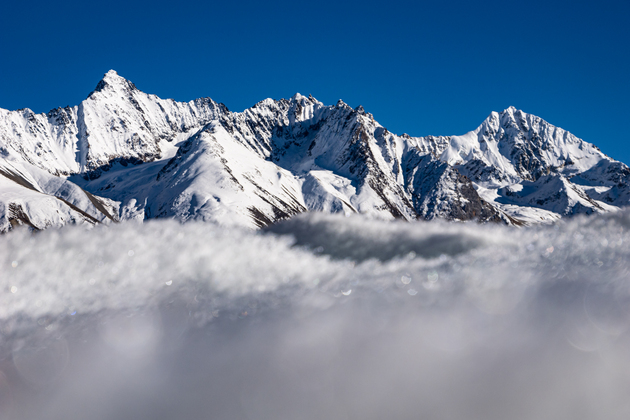 Chinese researchers explore glacier protection in diversified ways