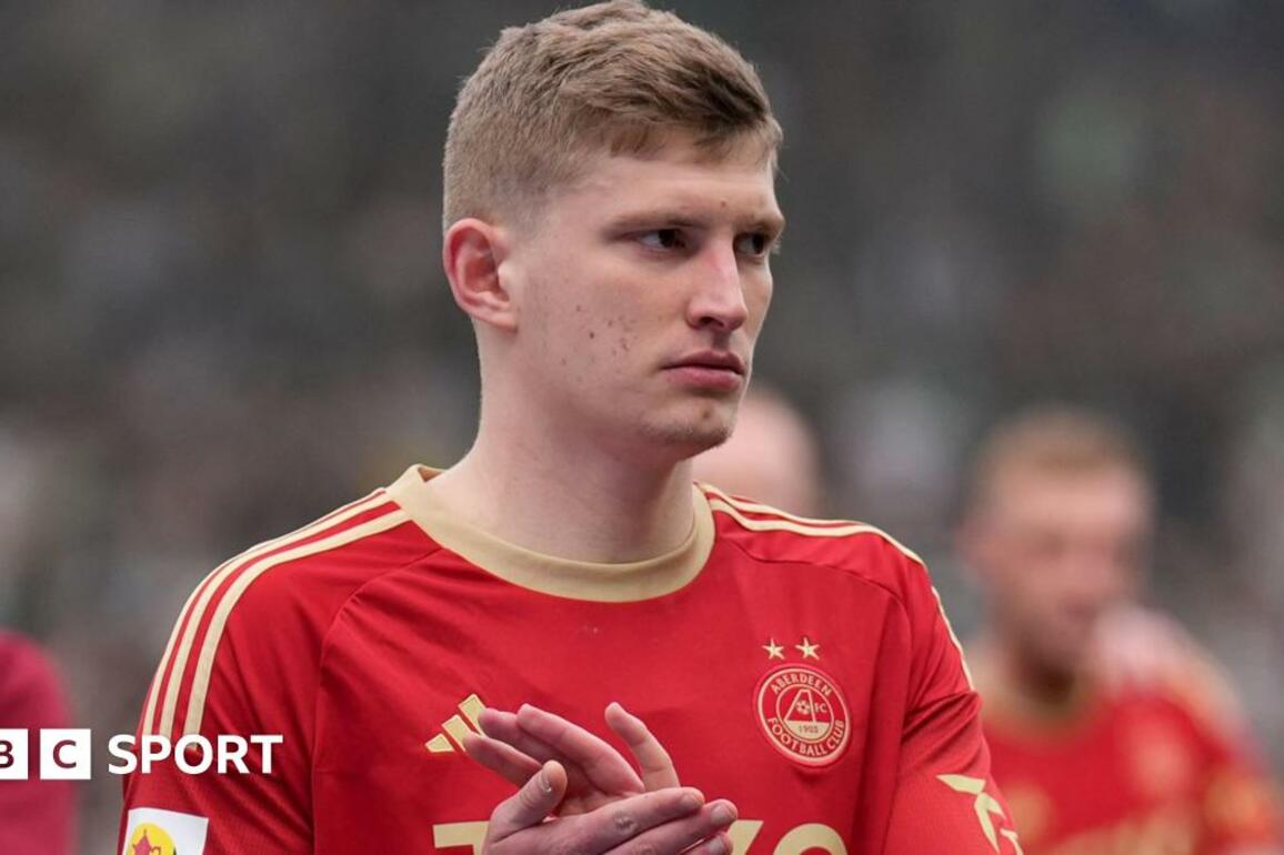 Jack MacKenzie- Plymouth Argyle sign former Aberdeen defender