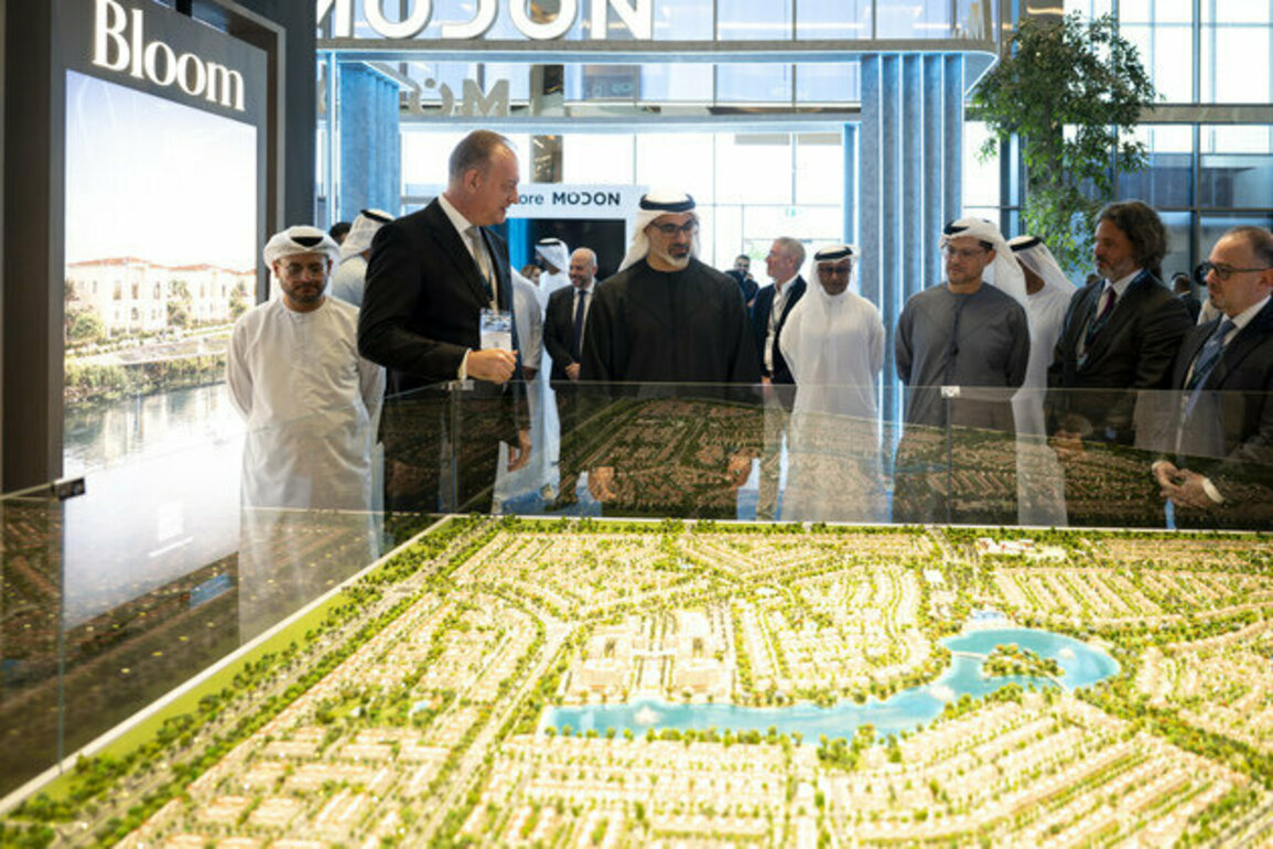 Khaled bin Mohamed bin Zayed attends Abu Dhabi Infrastructure Summit