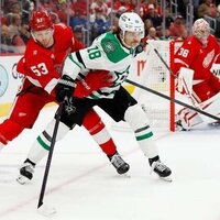 Dylan Larkin scores late in 3rd, again in OT as Wings top Stars