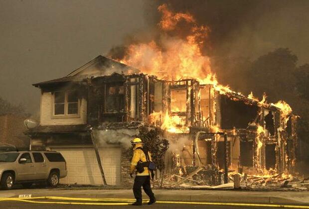 Florida Panhandle wildfire destroys 1 home, damages 15 others