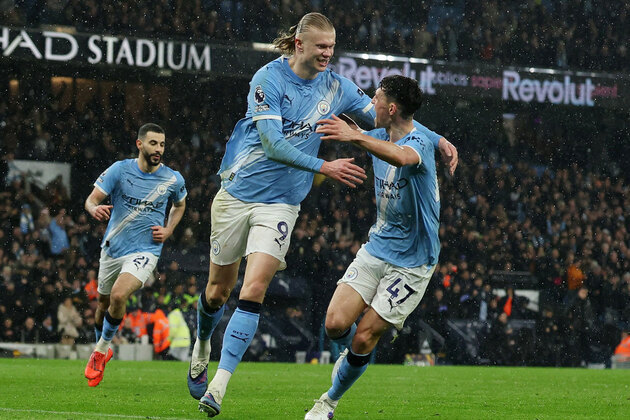 Manchester City beat Fulham 3-0, cut Arsenal's lead at points table to three points