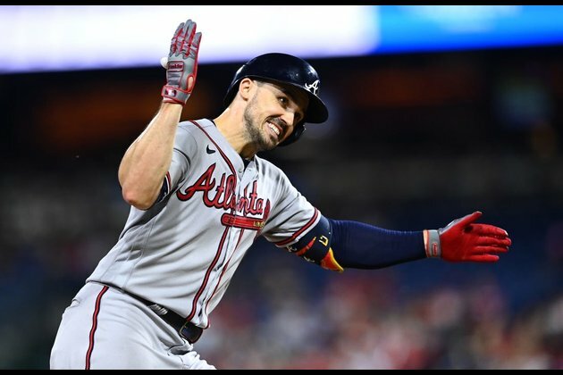 Braves look to cap historic month with sweep of Phillies