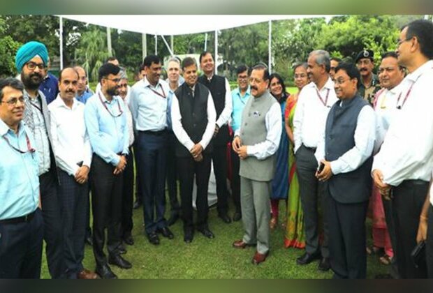 Jitendra Singh discusses priorities of Centre for Jammu and Kashmir with IAS, IPS officers of J-K cadre