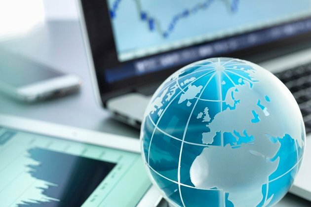 Stocks hesitate but London boosted by Toshiba news