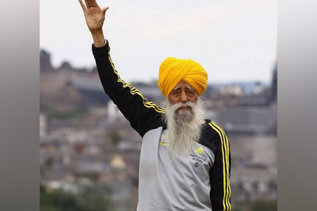 Congress President Mallikarjun Kharge pays Tribute to 'Turbaned Tornado' Fauja Singh