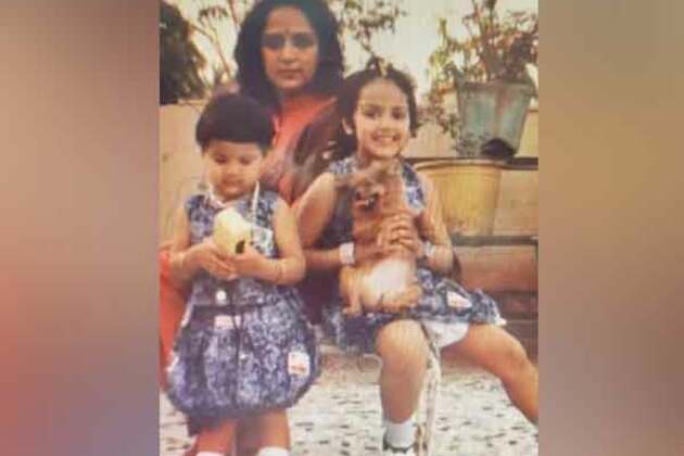 Throwback Thursday: Esha Deol looks adorable in her childhood photos with mother Hema Malini, sister Ahana