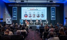 Parceria entre Bird e governo de GO foi firmada em evento no Chile