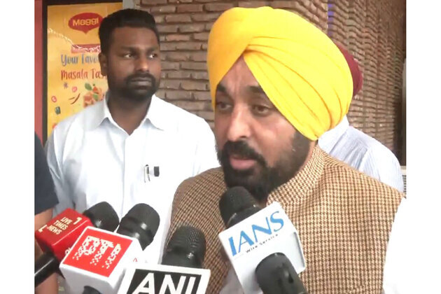 Punjab CM Mann highlights importance of "law" ahead of President Murmu meet to raise AAP MPs moving to BJP