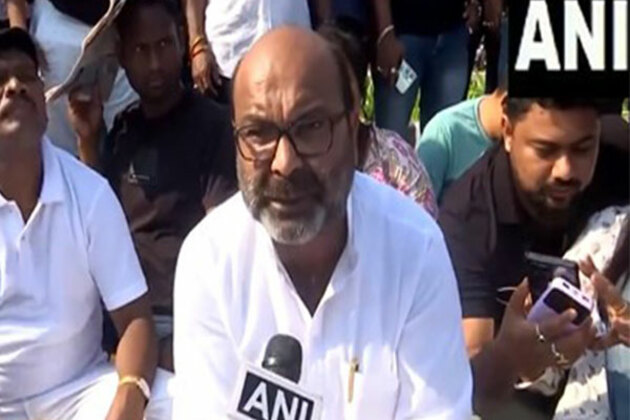 Chaos in Odisha Assembly as all 14 Congress MLAs suspended; party clashes with police