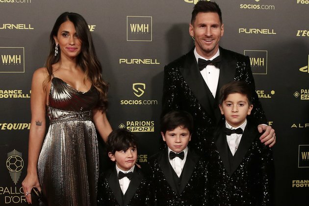 Lionel Messi wins Ballon dOr for the seventh time