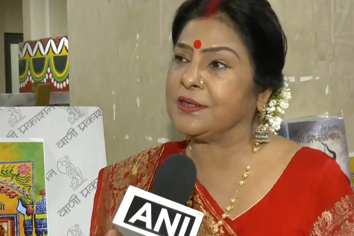 Malini Awasthi releases 4th edition of her book 'Chandan Kiwad'