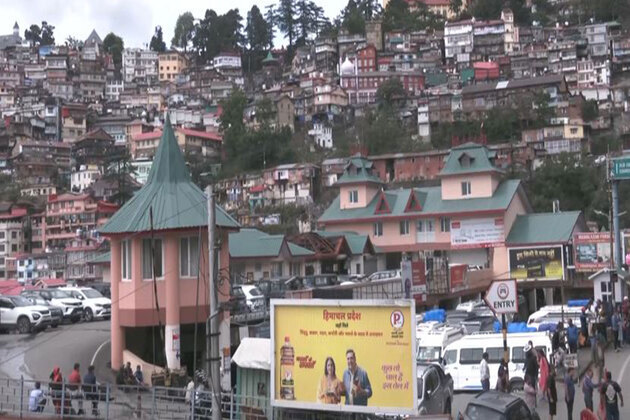 Pleasant weather draws massive tourist influx to Shimla, Himachal hills; traffic management intensified