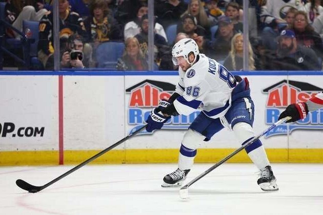Lightning try to take down Hurricanes in latest clash