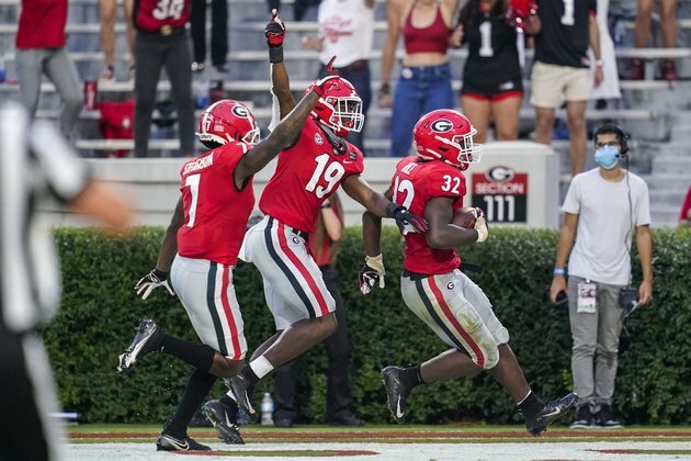 No. 2 Alabama rolls over No. 3 Georgia in second half