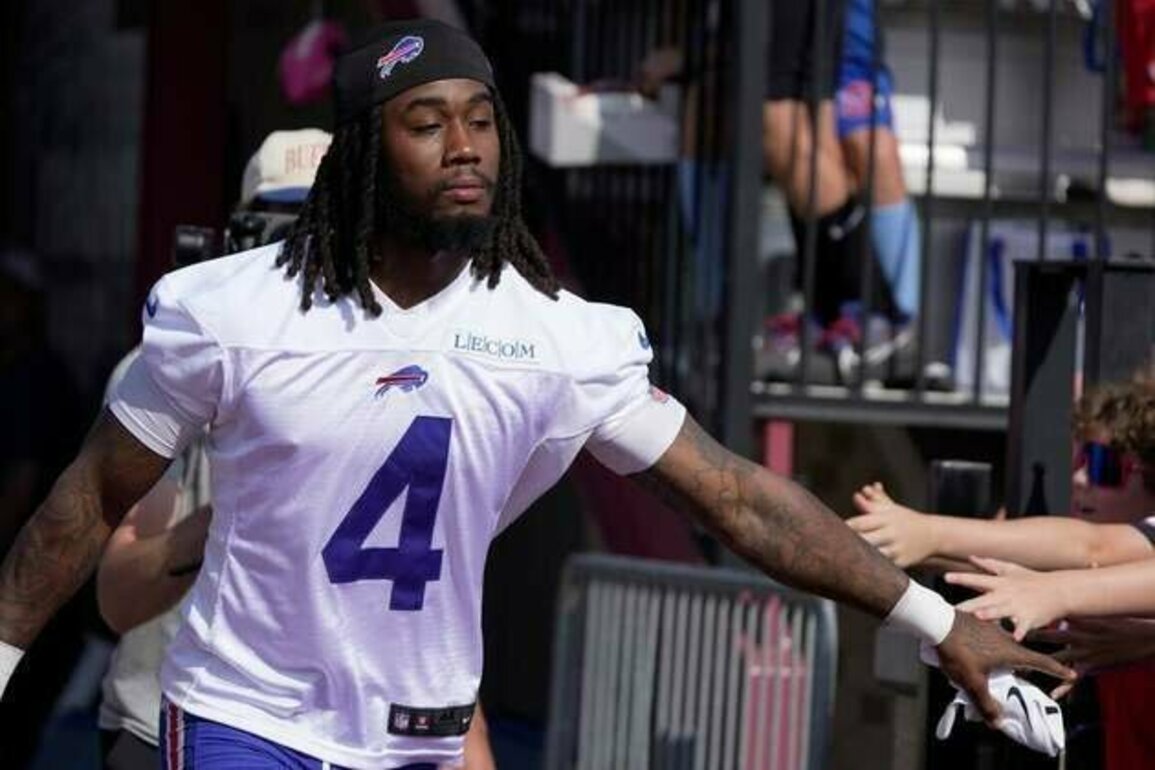 Emotional Bills RB James Cook signs 4-year deal