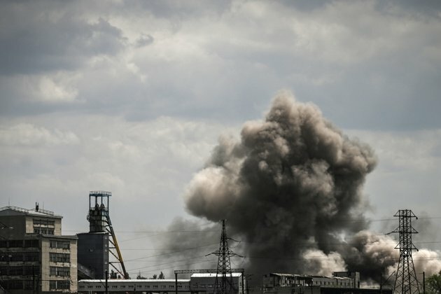 Russia Intensifies Assault on Ukraine&#039;s Donbas Region