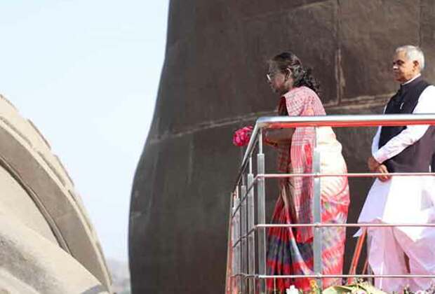 Gujarat: President Murmu visits Statue of Unity, pays tribute to Sardar Patel