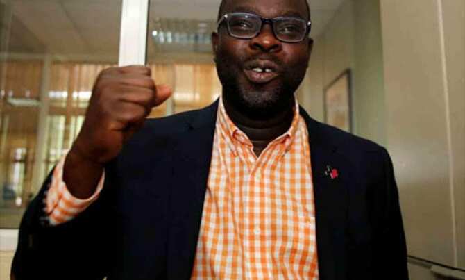 Wife blocks politician's burial Wife blocks politician's burial