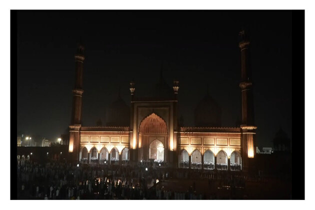 Eid-ul-Fitr 2026: Devotees gather at Delhi's Jama Masjid to offer Eid-ul-Fitr prayers; festivities begin