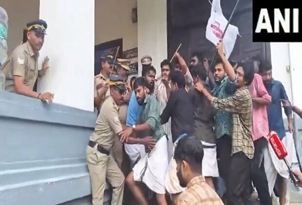 VC appointments: SFI protests against Kerala Governor; breaches security, creates ruckus