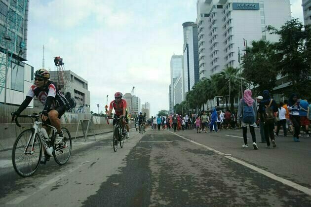 Indonesia di tiga bulan pertama tahun 2025: gemerlap atau tambah gelap?