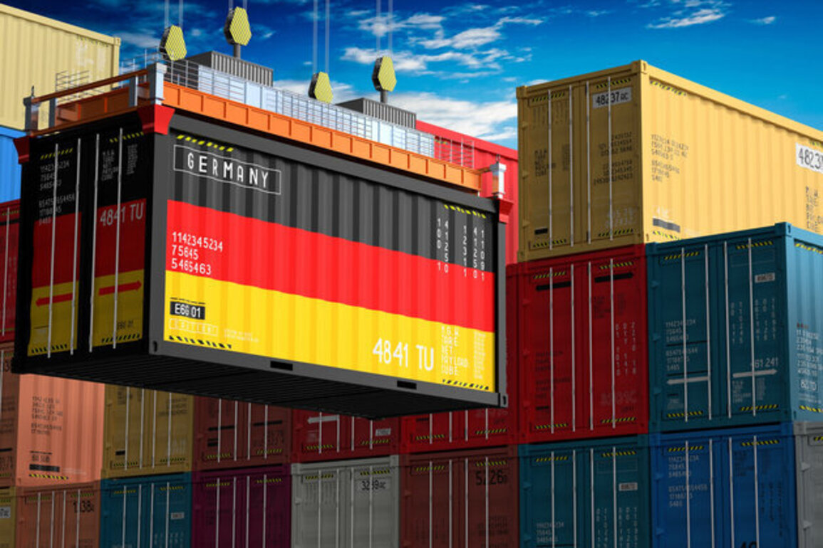 German exports fall, industrial production rises
