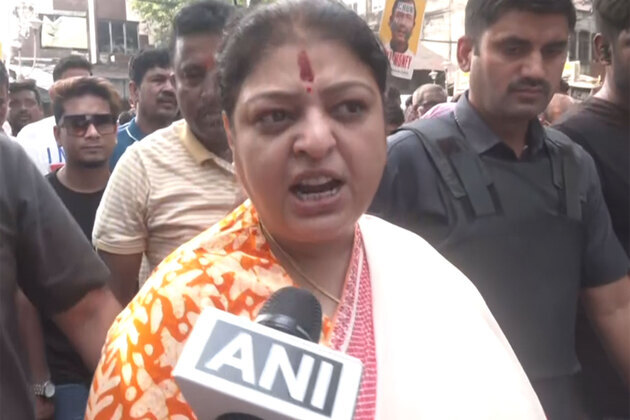 BJP's Priyanka Tibrewal leads protest against expelled TMC leader Sandipan Saha's residence in Kolkata