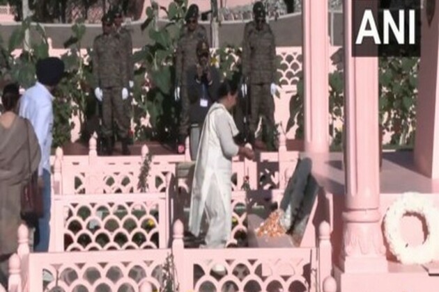 Kargil Vijay Diwas: Families of war heroes pay tribute to fallen soldiers at Dras War memorial
