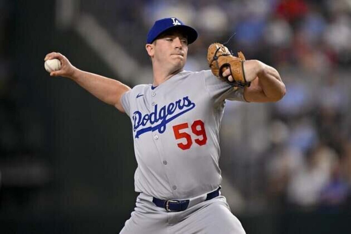 Dodgers re-sign RHP Evan Phillips to one-year deal