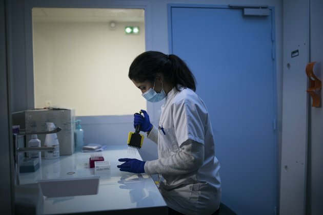 Why new COVID-19 variants are on the rise and spreading around the world