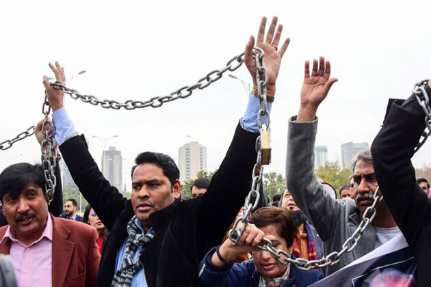 Violations against Pak journos spike by 60pc over past year: Report