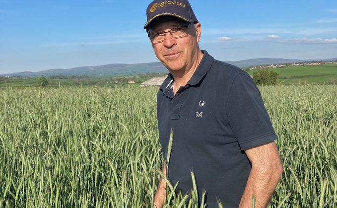Agrovista agronomist, Simon Nelson