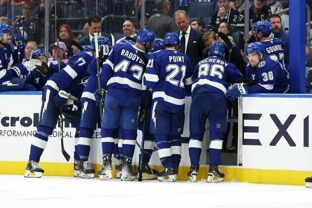 Lightning regroup after collapse, host Devils in first-win bid