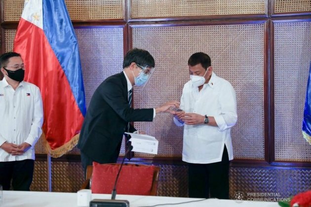 Pres. Duterte gets own national ID