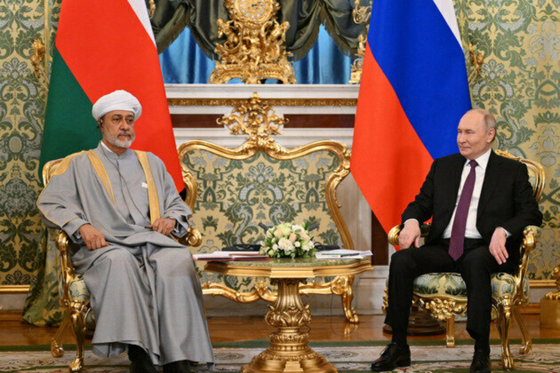Sultan of Oman, Russian President discuss global developments