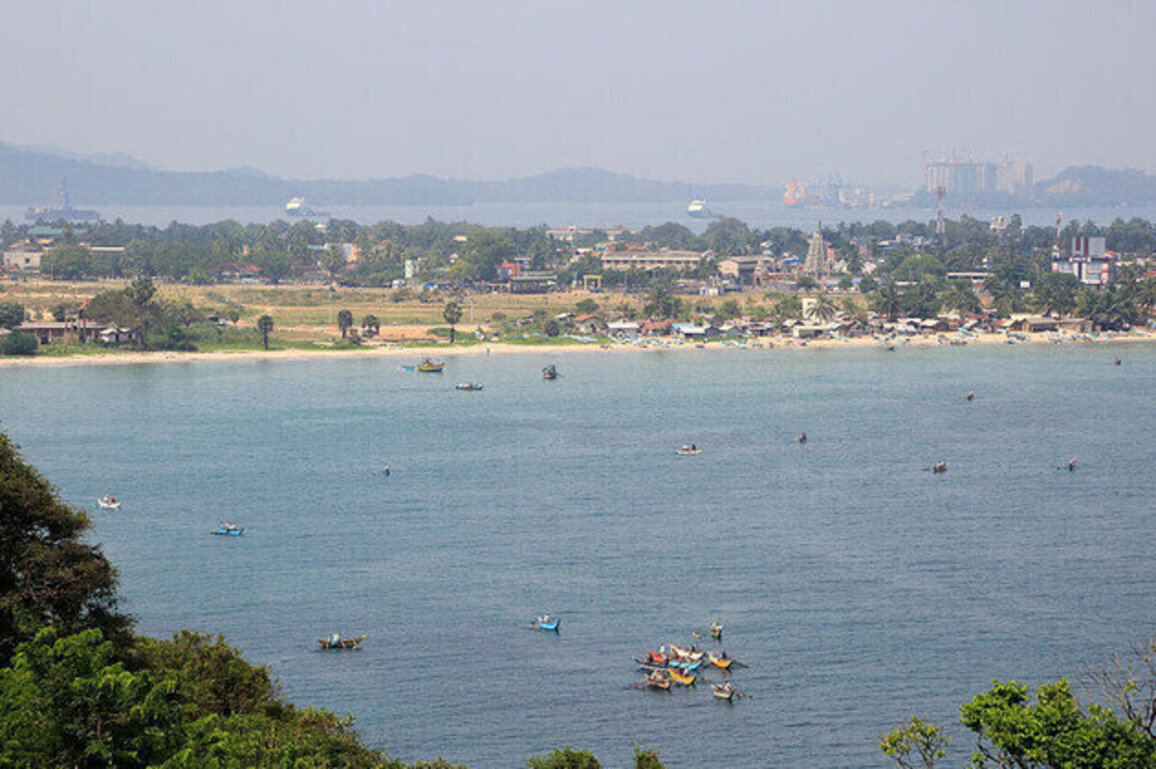 India and Sri Lanka discuss proposed oil pipeline