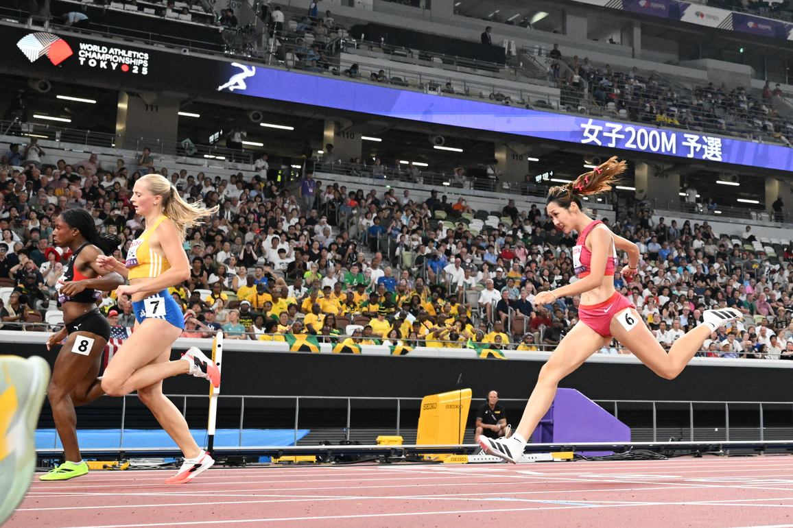 (SP)JAPAN-TOKYO-ATHLETICS-WORLD ATHLETICS CHAMPIONSHIPS-WOMEN'S 200M-HEATS