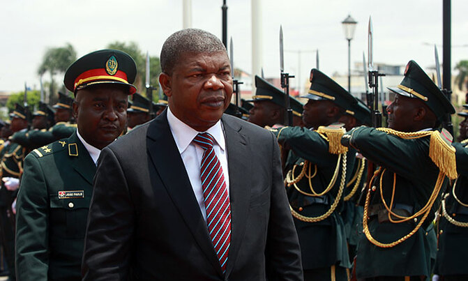Zimbabwe crisis: S.A, Angola presidents to visit, impeachment debate starts Zimbabwe crisis: S.A, Angola presidents to visit, impeachment debate starts