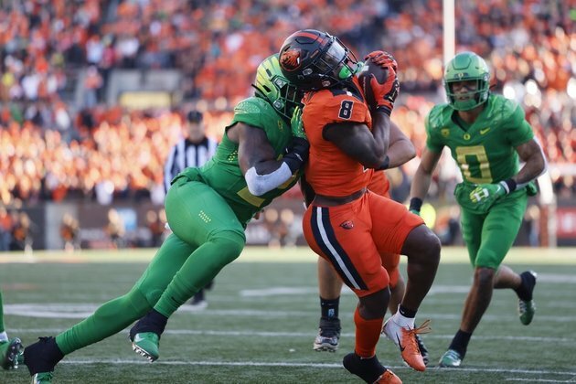 Oregon LB DJ Johnson enters NFL draft