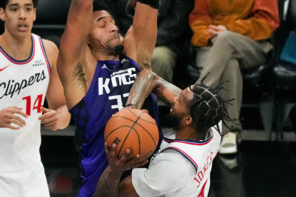 (SP)U.S.-SACRAMENTO-BASKETBALL-NBA-CLIPPERS VS KINGS